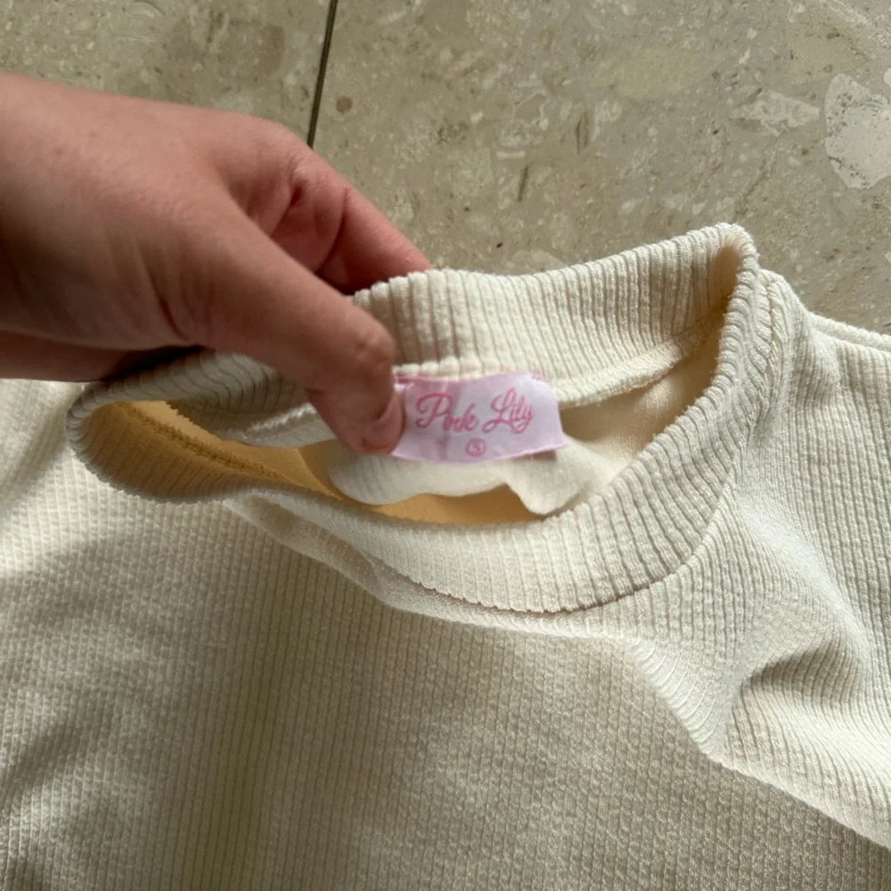 Pink lily sweater - Picture 2 of 2